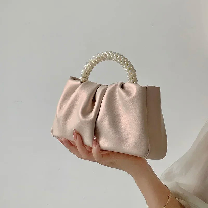 Bolsa Elegante com Alça de Pérola